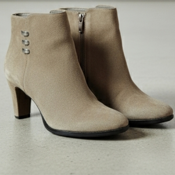 Anne Klein Tan Ankle Booties with Suede Finish - Picture 1 of 7
